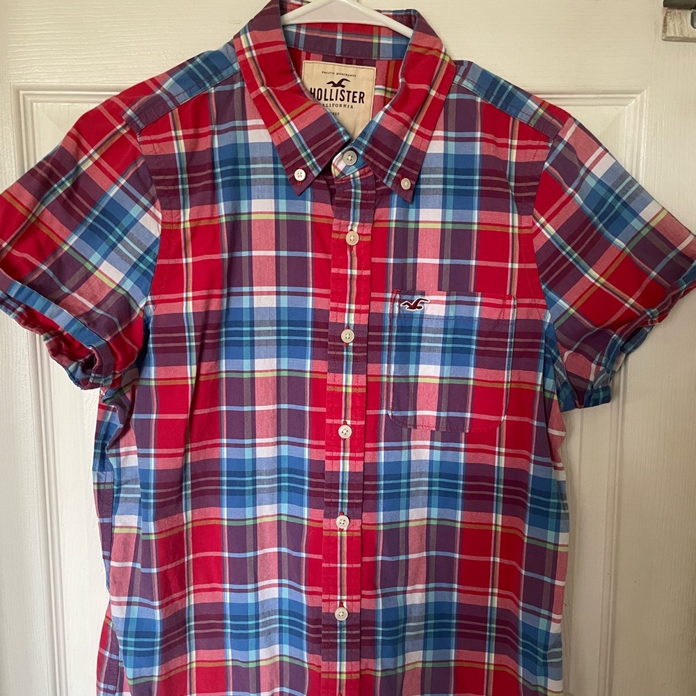 Men’s Hollister short sleeve shirt. Size S. All cotton. Perfect condition